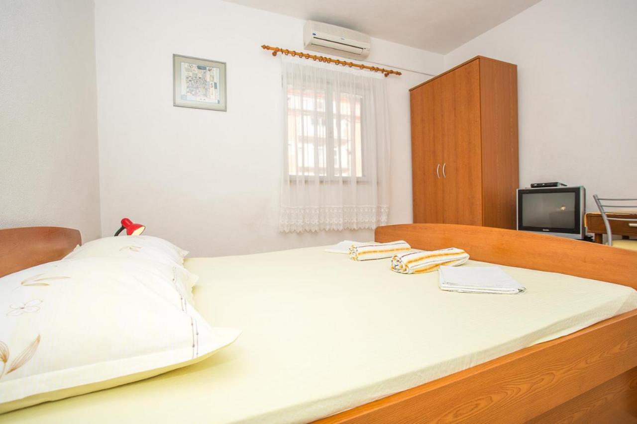 Apartments Nuic 748 Makarska Esterno foto