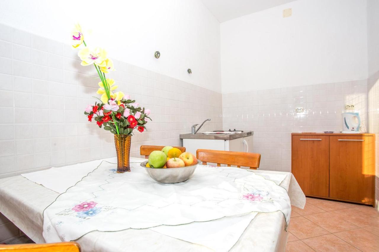 Apartments Nuic 748 Makarska Esterno foto