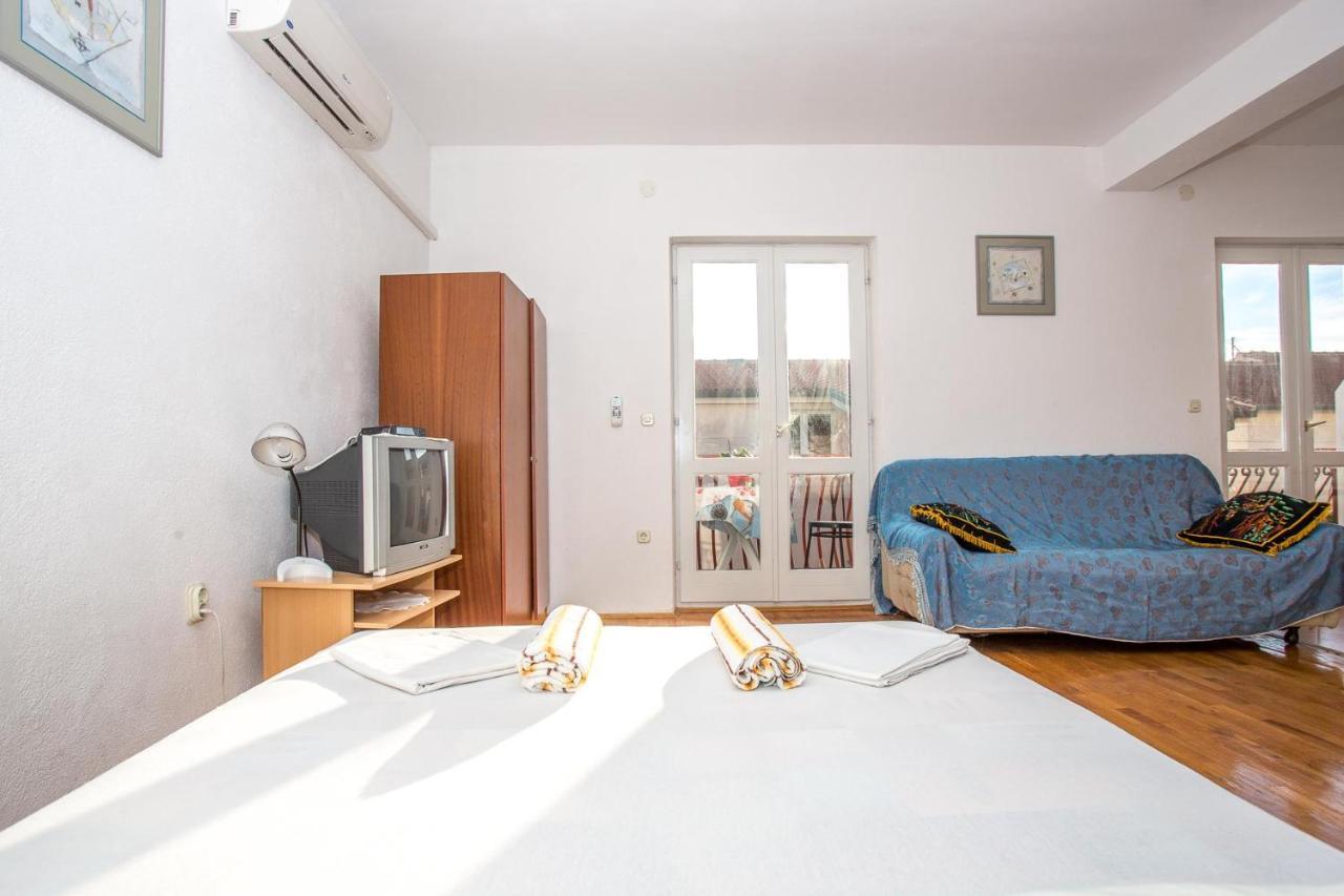 Apartments Nuic 748 Makarska Esterno foto