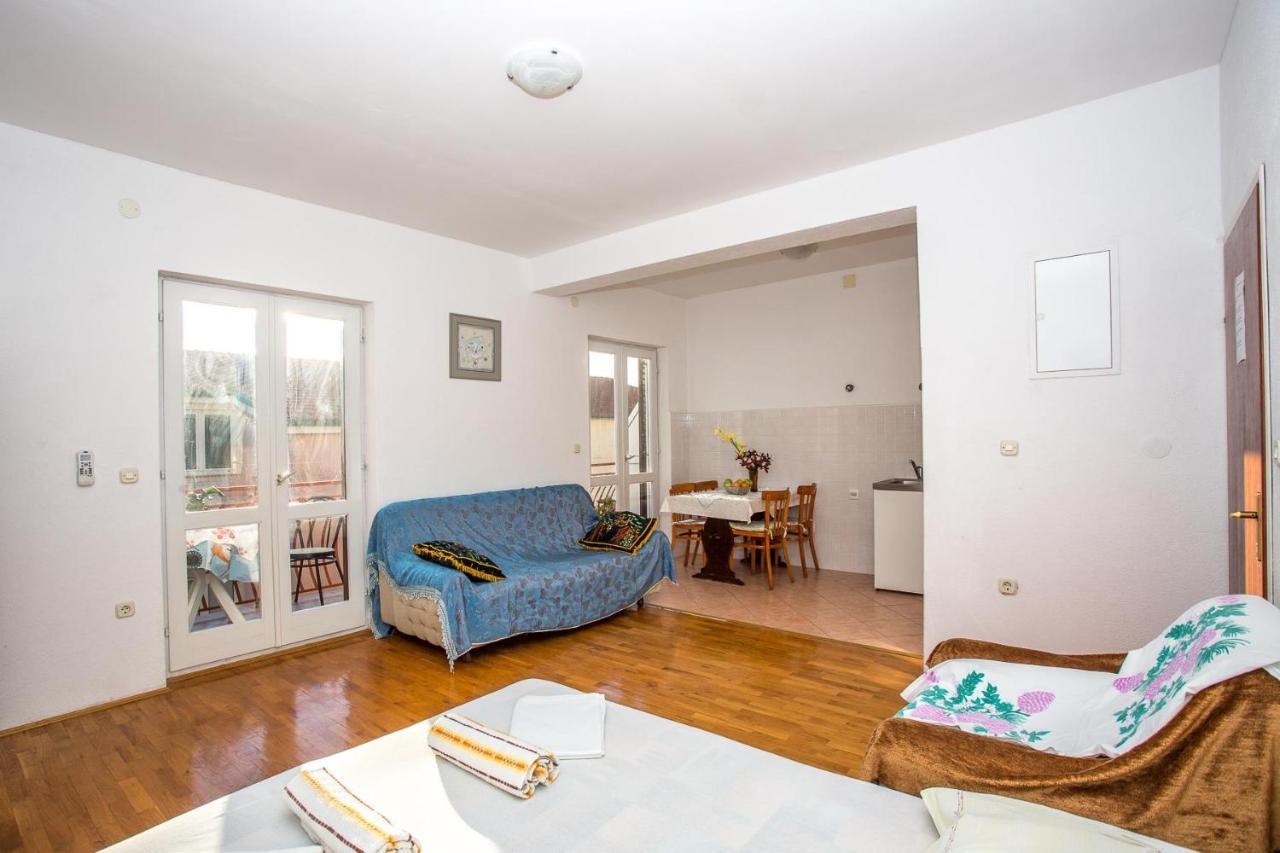 Apartments Nuic 748 Makarska Esterno foto