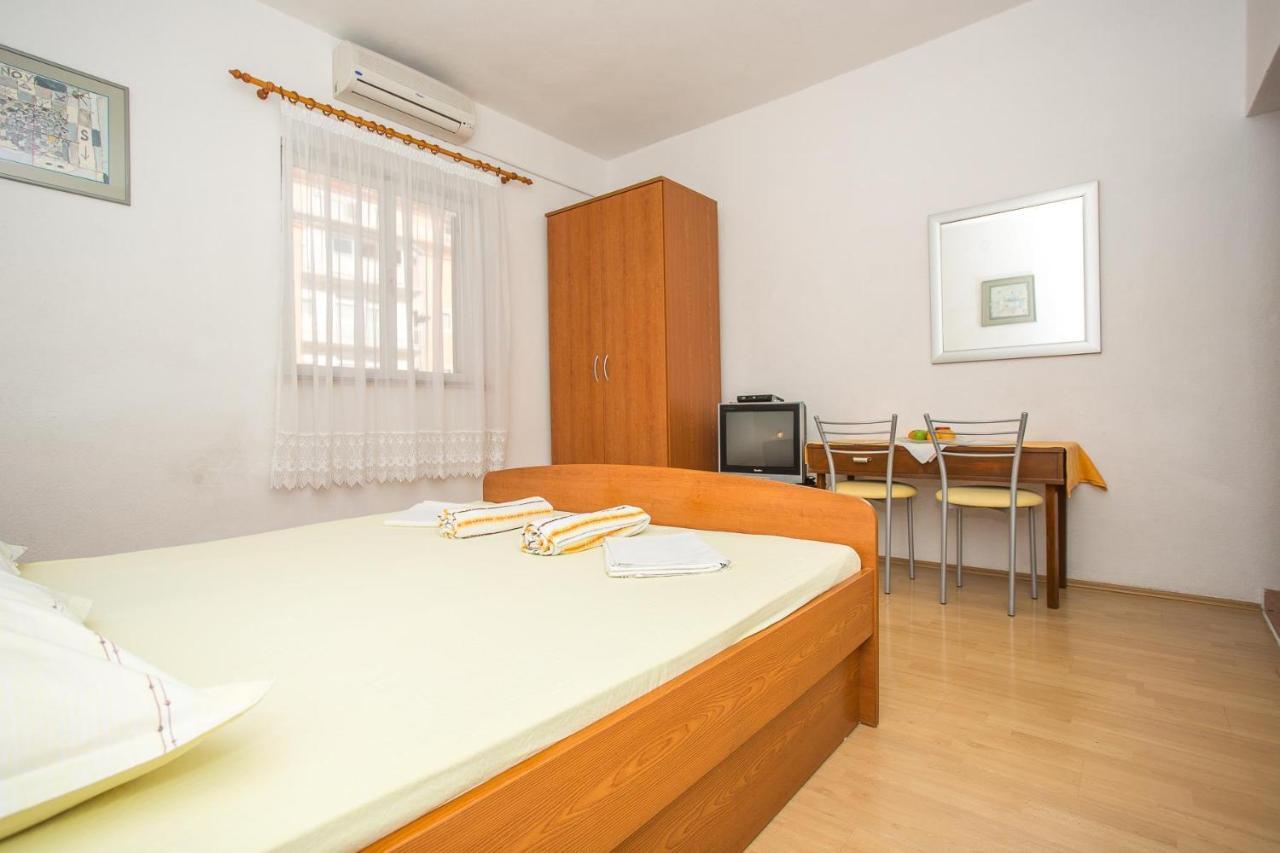 Apartments Nuic 748 Makarska Esterno foto