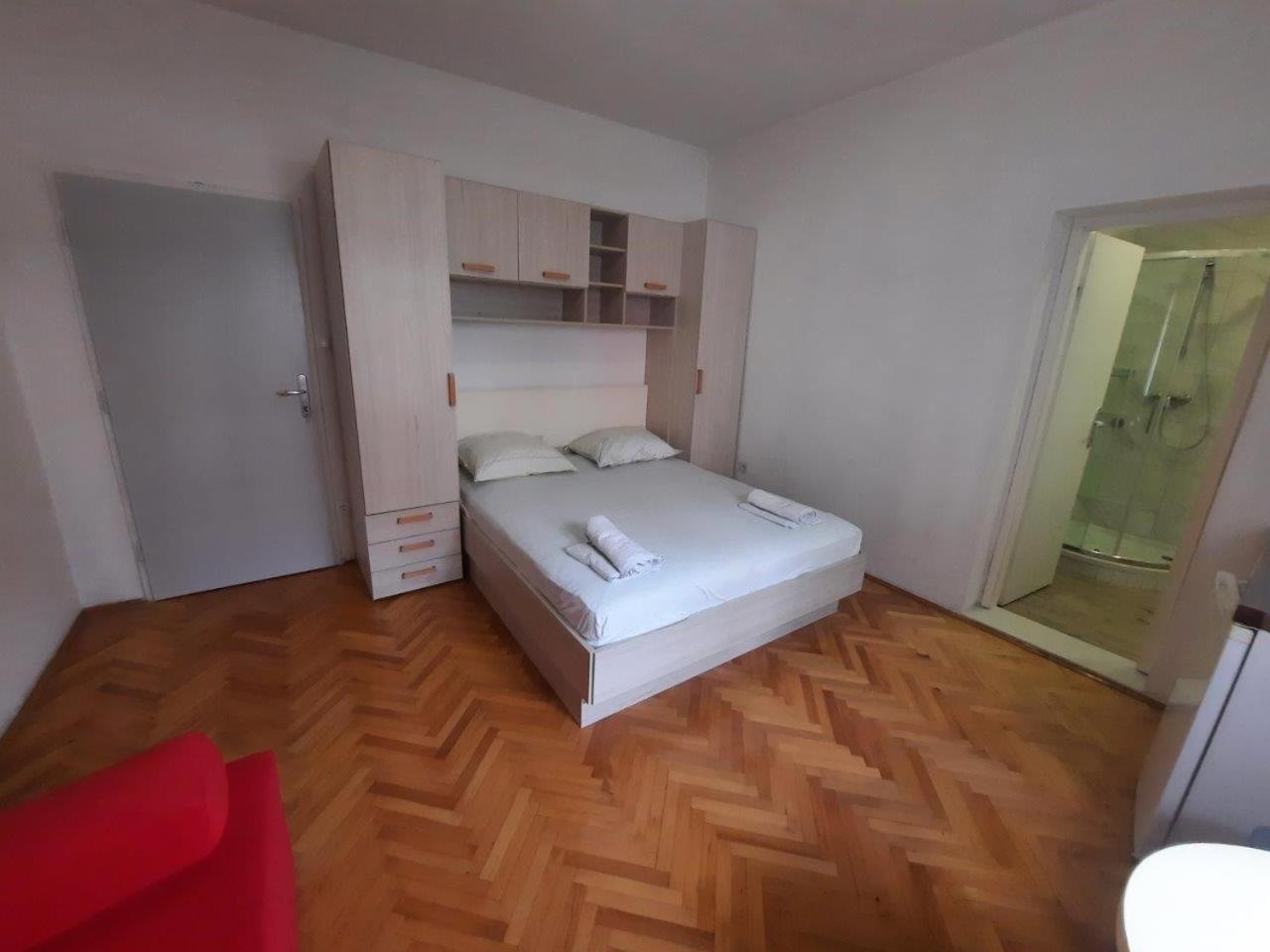 Apartments Nuic 748 Makarska Esterno foto