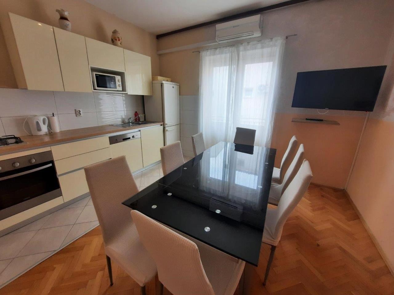 Apartments Nuic 748 Makarska Esterno foto