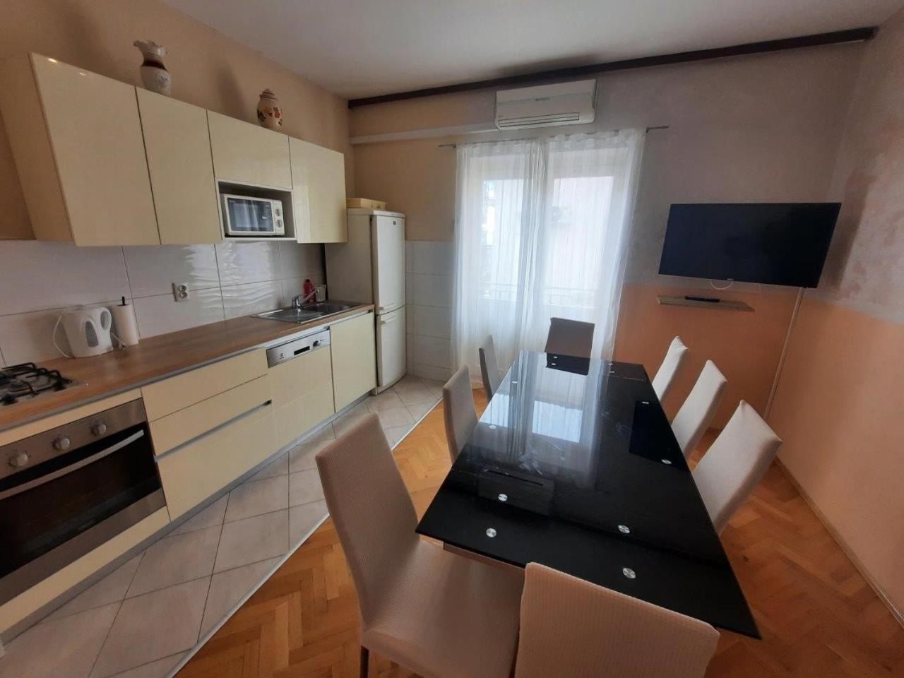 Apartments Nuic 748 Makarska Esterno foto