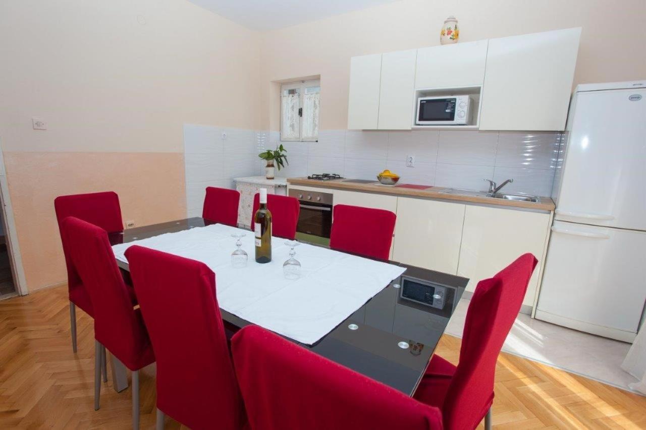 Apartments Nuic 748 Makarska Esterno foto